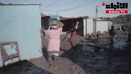 المنكوبون جراء الفيضانات في جنوب إفريقيا لا يملكون سوى بعض الملابس