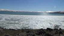 Buzları çözülen Nazik Gölü havadan görüntülendi