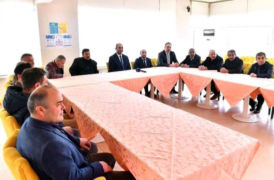 ABB'nin bilgisayar eğitimine katılan muhtarlarda mezuniyet sevinci