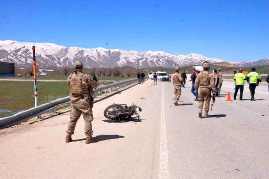 Son dakika haberleri... Kamyonetle motosiklet çarpıştı: 1 ölü, 1 yaralı