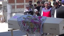 DİYARBAKIR - İzmir'de eski eşi tarafından öldürülen kadının cenazesi defnedildi