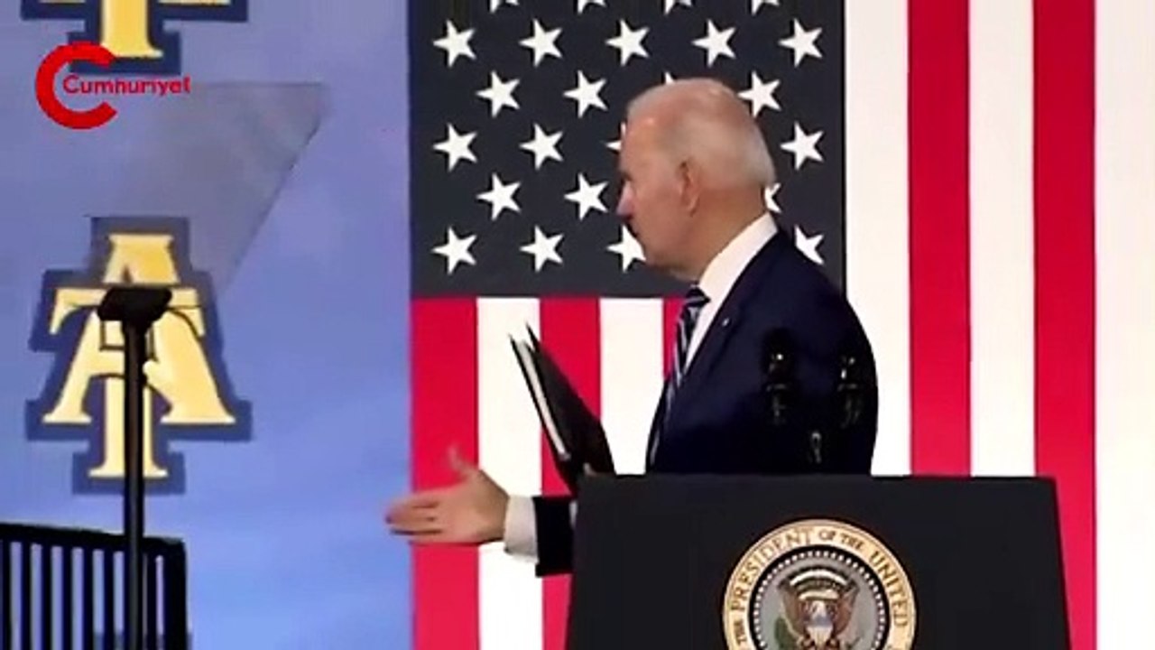 ABD Başkanı Joe Biden bu kez de boşlukla tokalaştı