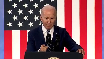Dünya gündemine bomba gibi düşen görüntüler! Joe Biden boşlukla tokalaştı