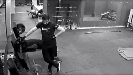 Bir kişi elinden kayan 80 kilogramlık halterin göğsüne düşmesi sonucu yaralandı