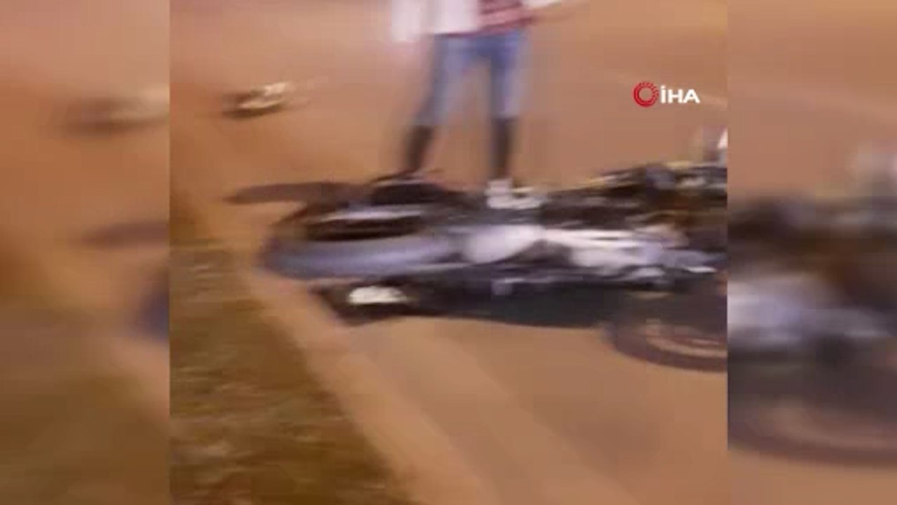 Ters yönden gelen alkollü sürücü motosiklete çarptı: 2 yaralı