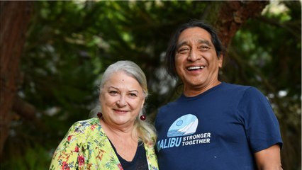 GALA VIDEO - Josiane Balasko : pourquoi son histoire d'amour avec George Aguilar n'était pas jouée d’avance