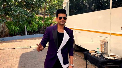 Karan kundra ने की मीडिया संग मस्ती, Dance Deewane के सेट पर हुए स्पॉट | FilmiBeat