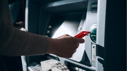 Que se passe-t-il en cas de clôture d'un compte bancaire par la banque ?