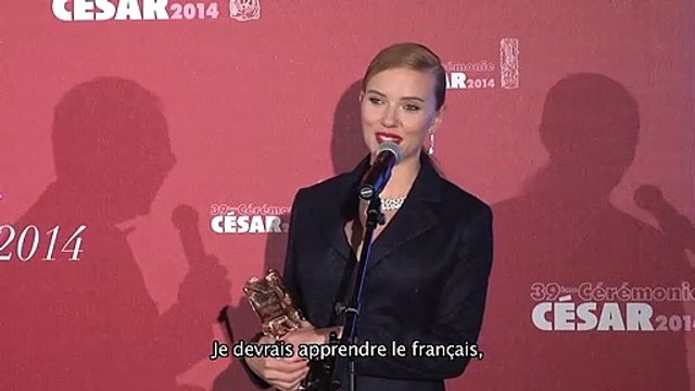 César 2014 - Scarlett Johansson : Mon objectif de l'été est d’apprendre le français