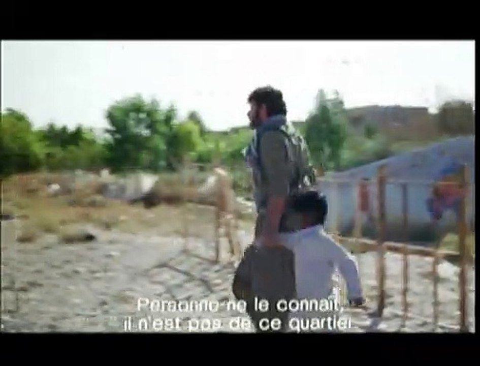 A travers la poussière Extrait vidéo (2) VO