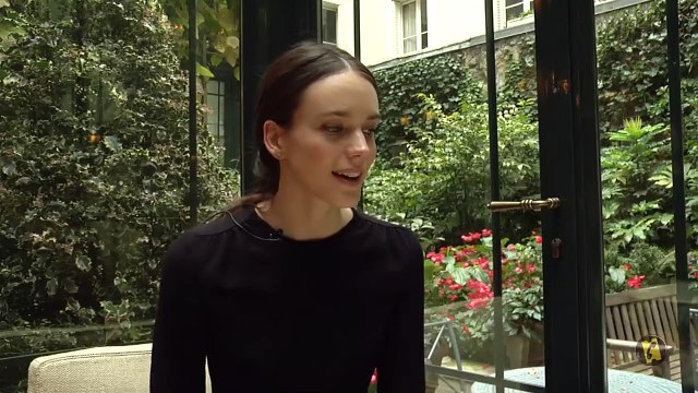 L'Enfance d'un chef : Stacy Martin évoque sa collaboration avec le réalisateur Brady Corbet