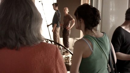 Mme Mills, une voisine si parfaite BONUS "Tournage de la première rencontre"