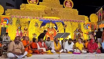 Cham Cham Nane Dekho Veer Hanumana, people say he is crazy about Ram