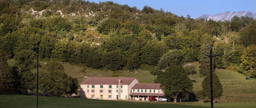 La Tête haute Bande-annonce VF