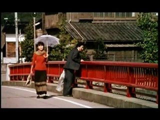 De l&#039;eau tiède sous un pont rouge Bande-annonce VO