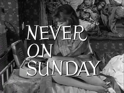 Jamais le dimanche Bande-annonce VO