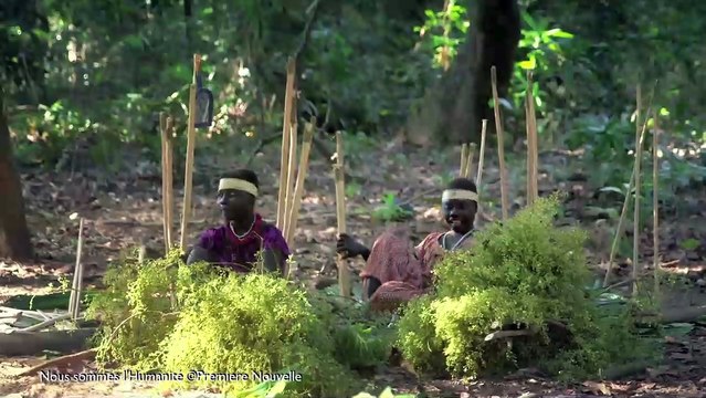 Nous sommes l'Humanité EXTRAIT VO Chants