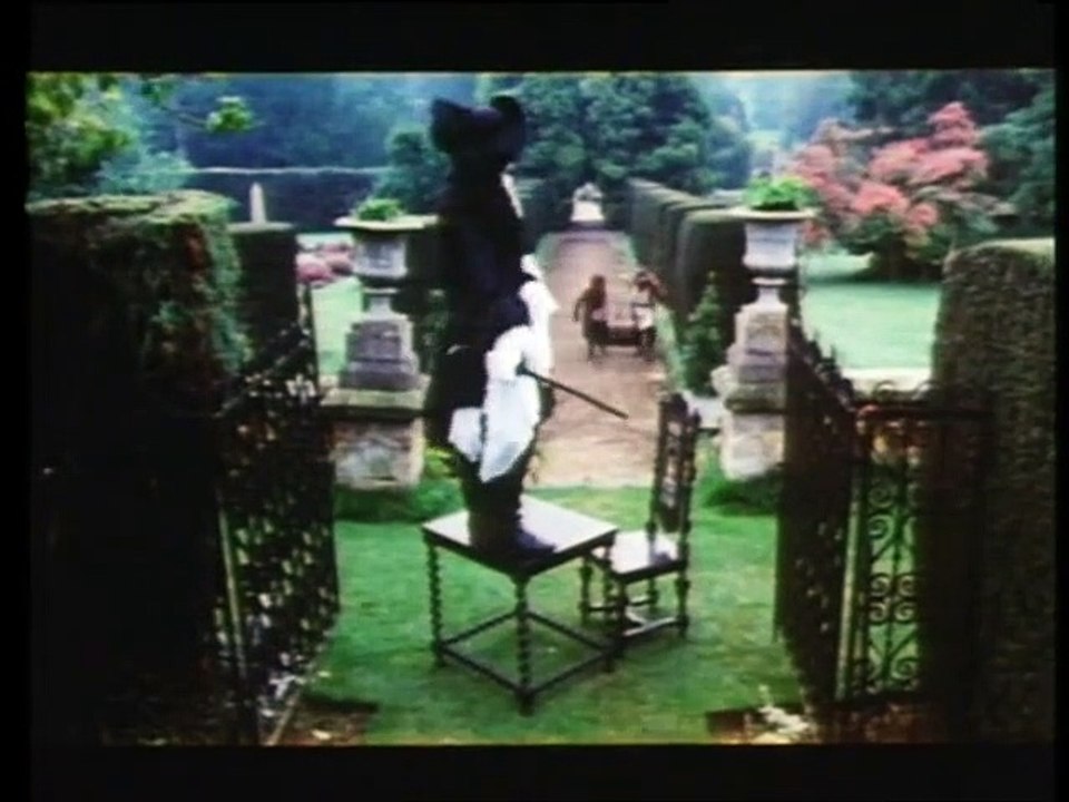 Meurtre dans un Jardin Anglais Bande-annonce VO