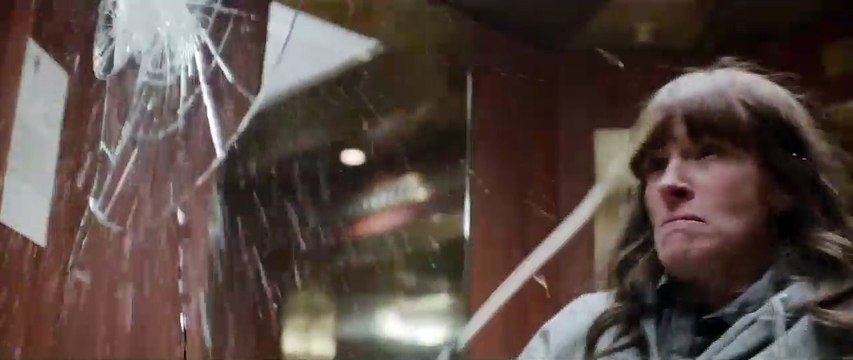 Aux yeux de tous Bande-annonce (2) VO