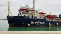 شاهد: 210 مهاجرين يصلون على متن سفينة إنقاذ إلى جزيرة صقلية الإيطالية