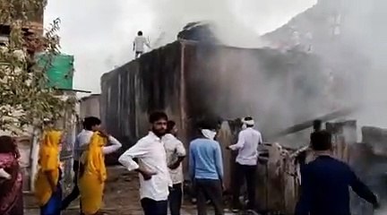 दौसा.  छप्परपोश मकान में आग, नकदी समेत घरेलू सामान जला