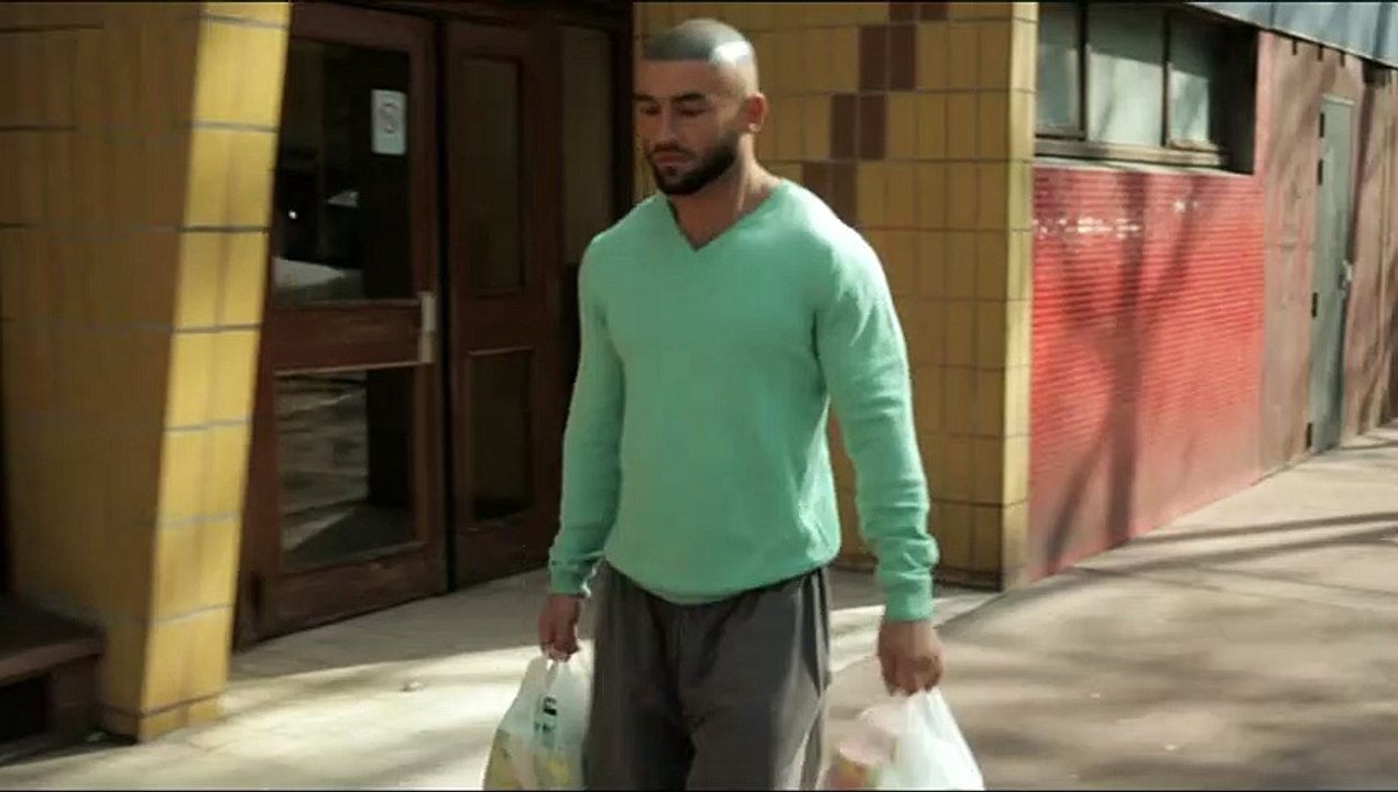 Homme au bain Bande-annonce VF