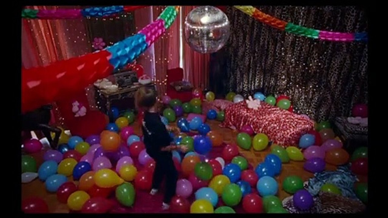 L'Incomprise - EXTRAIT VOST "Fête"
