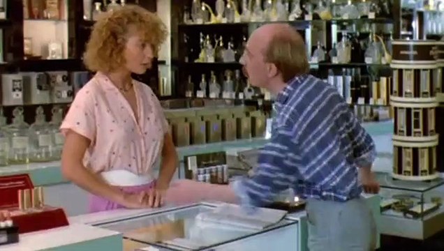 Viens chez moi, j'habite chez une copine Bande-annonce VF