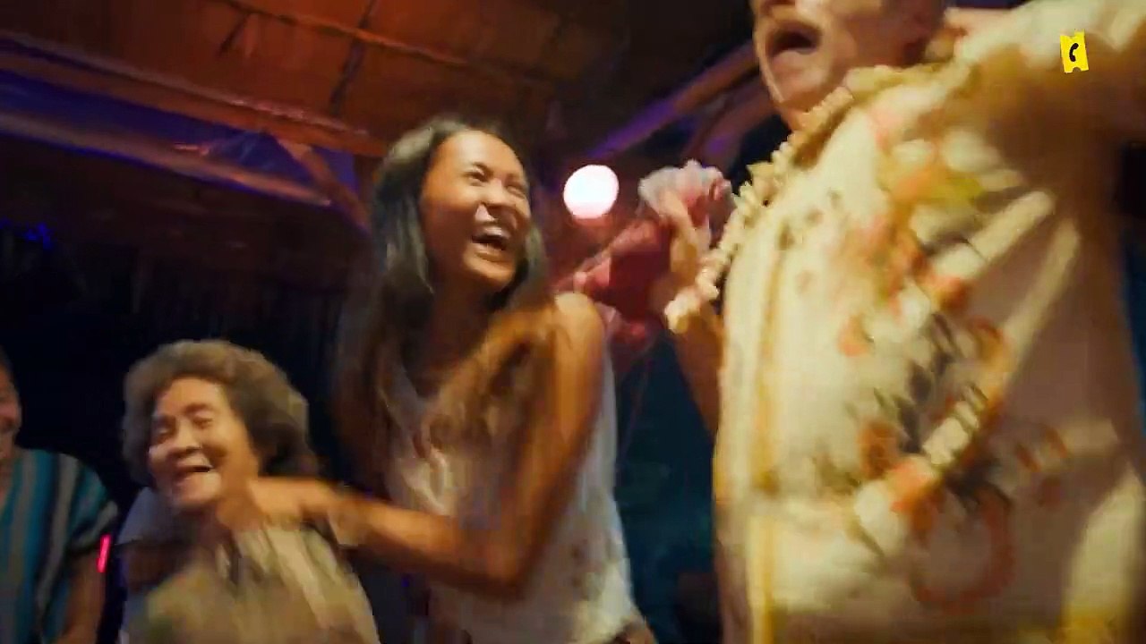 Les Bodin's en Thaïlande : le duo comique au micro d'AlloCiné