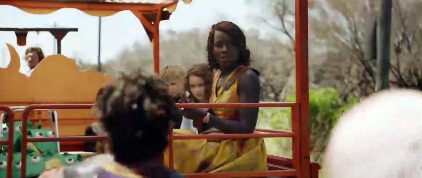 Little Monsters EXTRAIT VO Tape dans tes mains