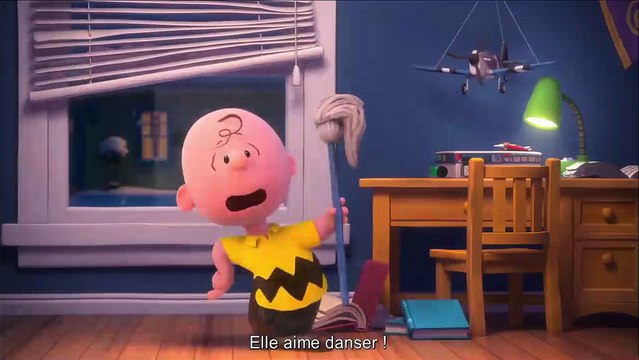 Snoopy et les Peanuts - Le Film - EXTRAIT VOST Snoopy apprend comment danser à Charlie