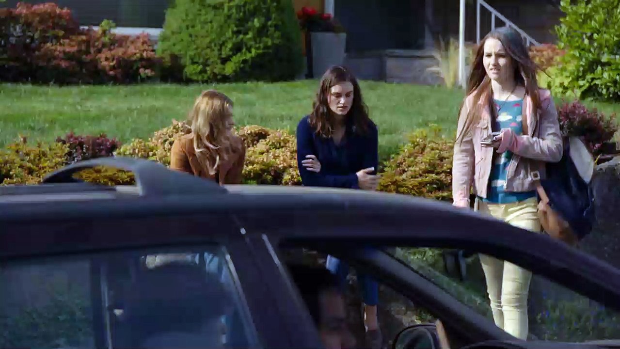 Girls Only - EXTRAIT VF "Les robes pour la soirée"