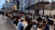 Sultangazi'de geleneksel sokak iftarına yoğun ilgi