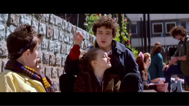 Trois souvenirs de ma jeunesse - EXTRAIT Qu'est-ce que tu fais à Paris ?