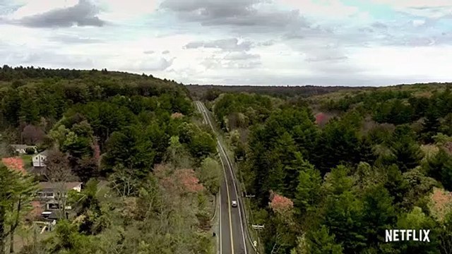 La Femme qui habitait en face de la fille à la fenêtre - saison 1 Bande-annonce (2) VF