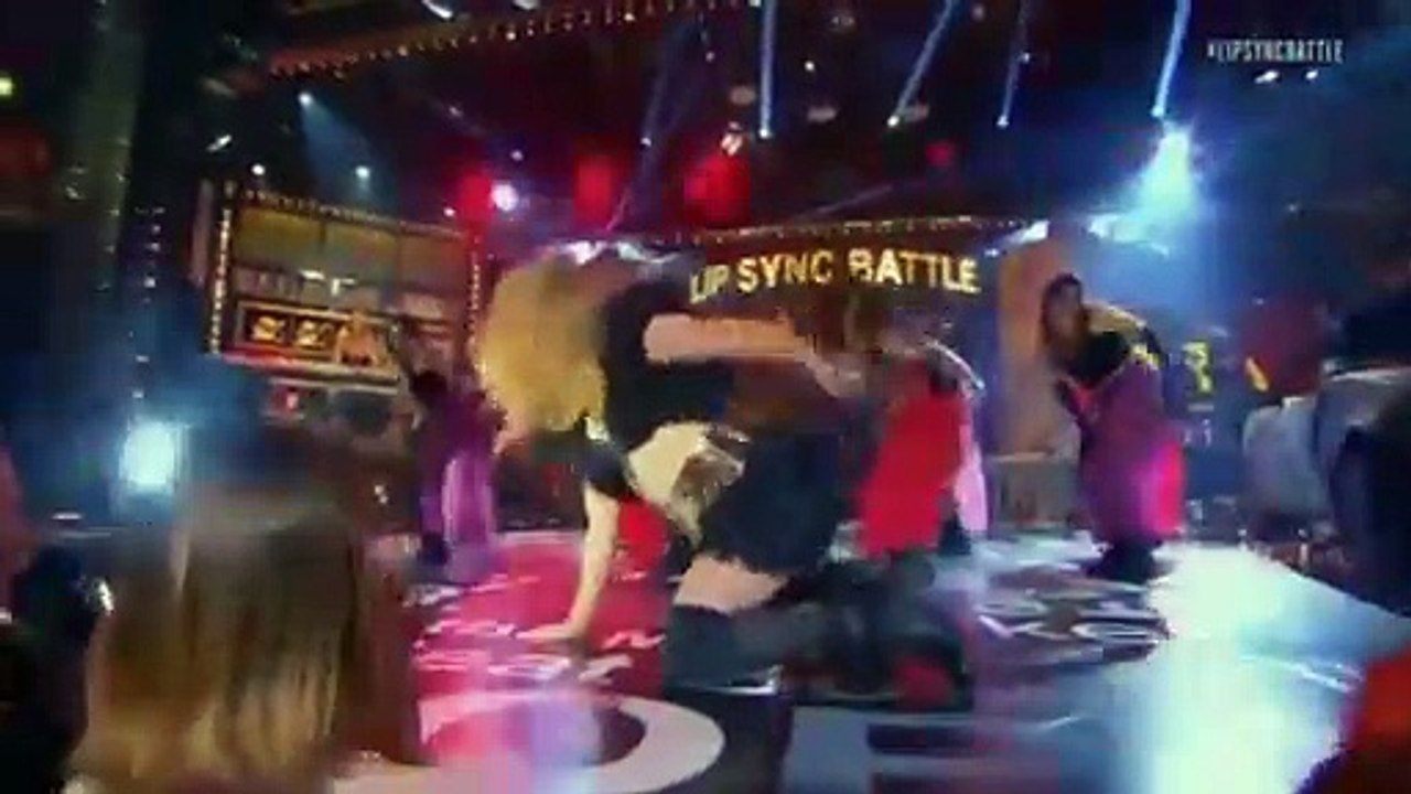 Channing Tatum fait un lipsync sur "Run The World (Girls)" de Beyoncé !