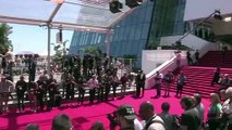 Cannes 2015 - Les retrouvailles Depardieu / Huppert sur les marches du 22 mai