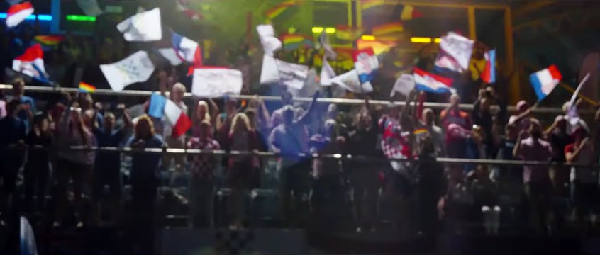 La Revanche Des Crevettes Pailletées Film Extrait - Hommes je vous aime