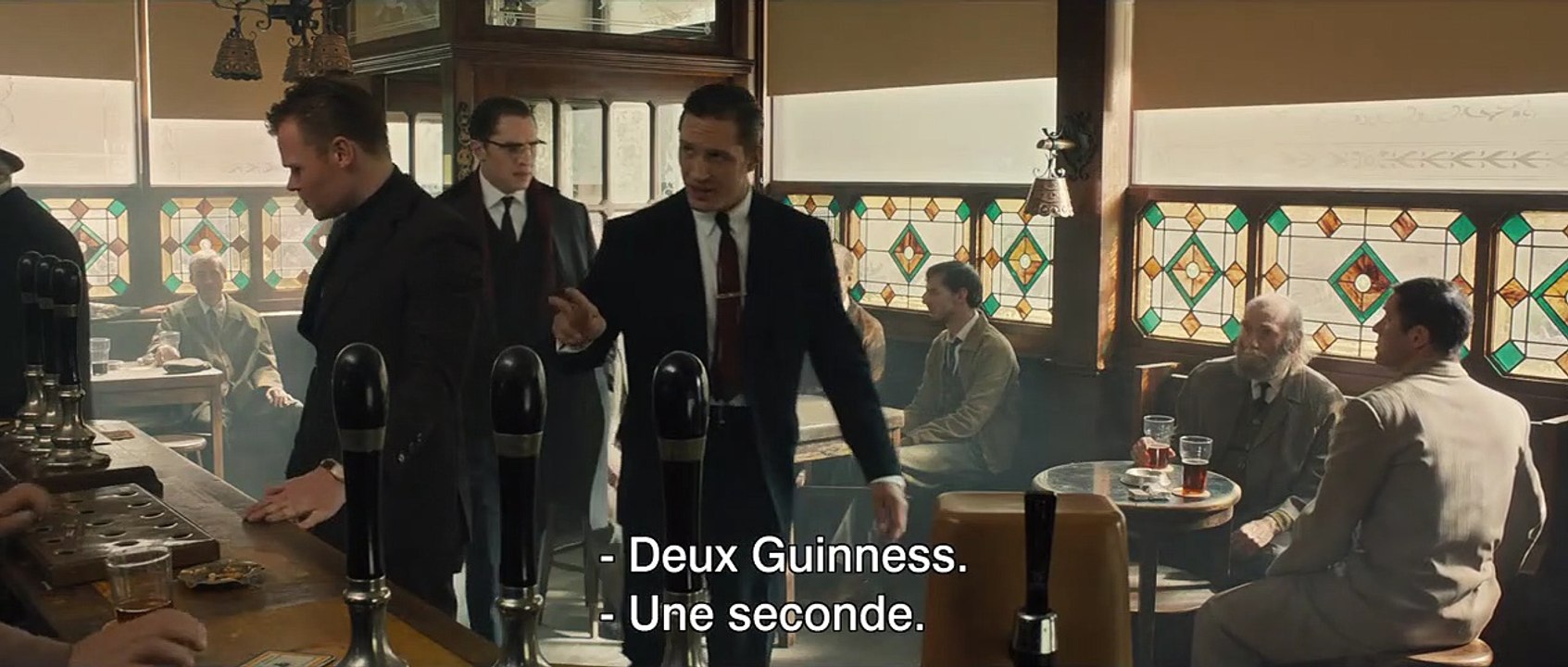 Legend - EXTRAIT VOST "Le guet-apens dans le pub"