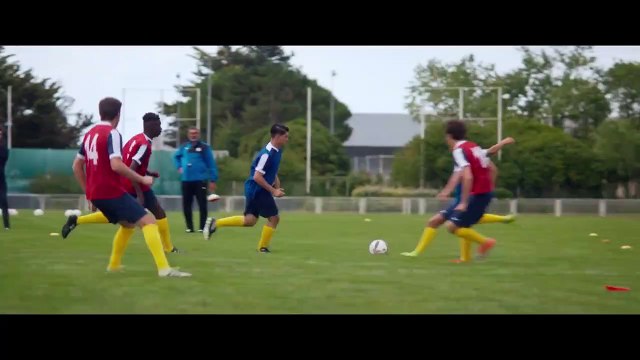 Monsieur Je-sais-tout INTERVIEW Arnaud Ducret et Max Baissette de Malglaive savent-ils tout ?