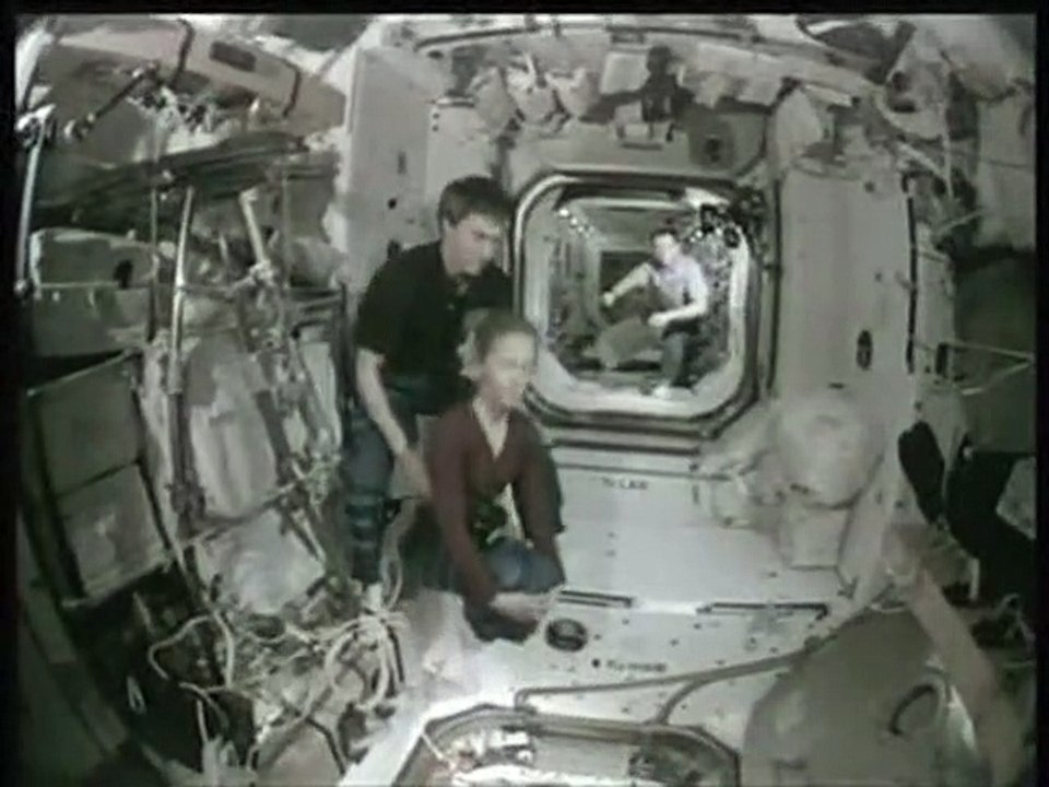 Station spatiale Bande-annonce VO