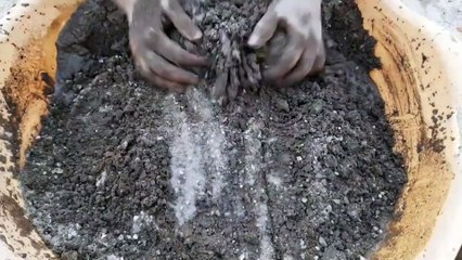 Reverse Gritty Sand Cement Water Crumble Paste Play Cr: Awunai ASMR❤