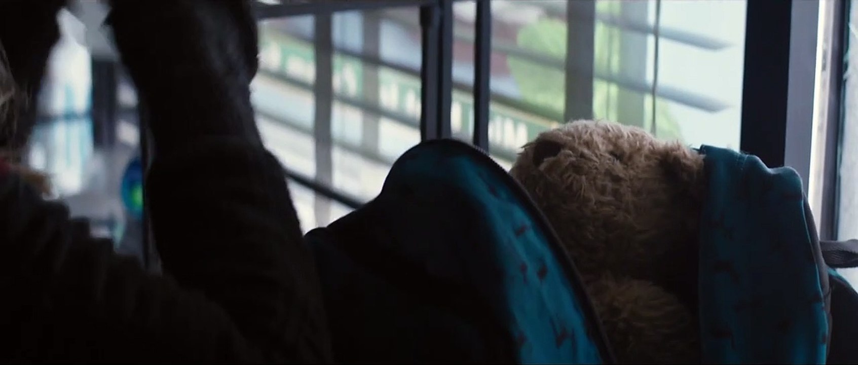 La 5ème vague - EXTRAIT VF "T'as quoi dans la main ?"