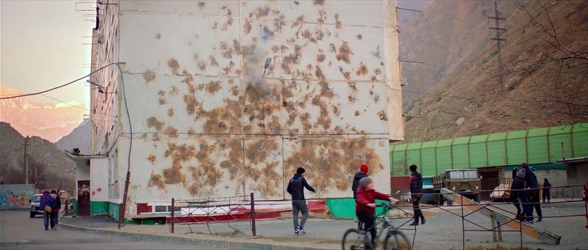 Les Poings desserrés Bande-annonce VO