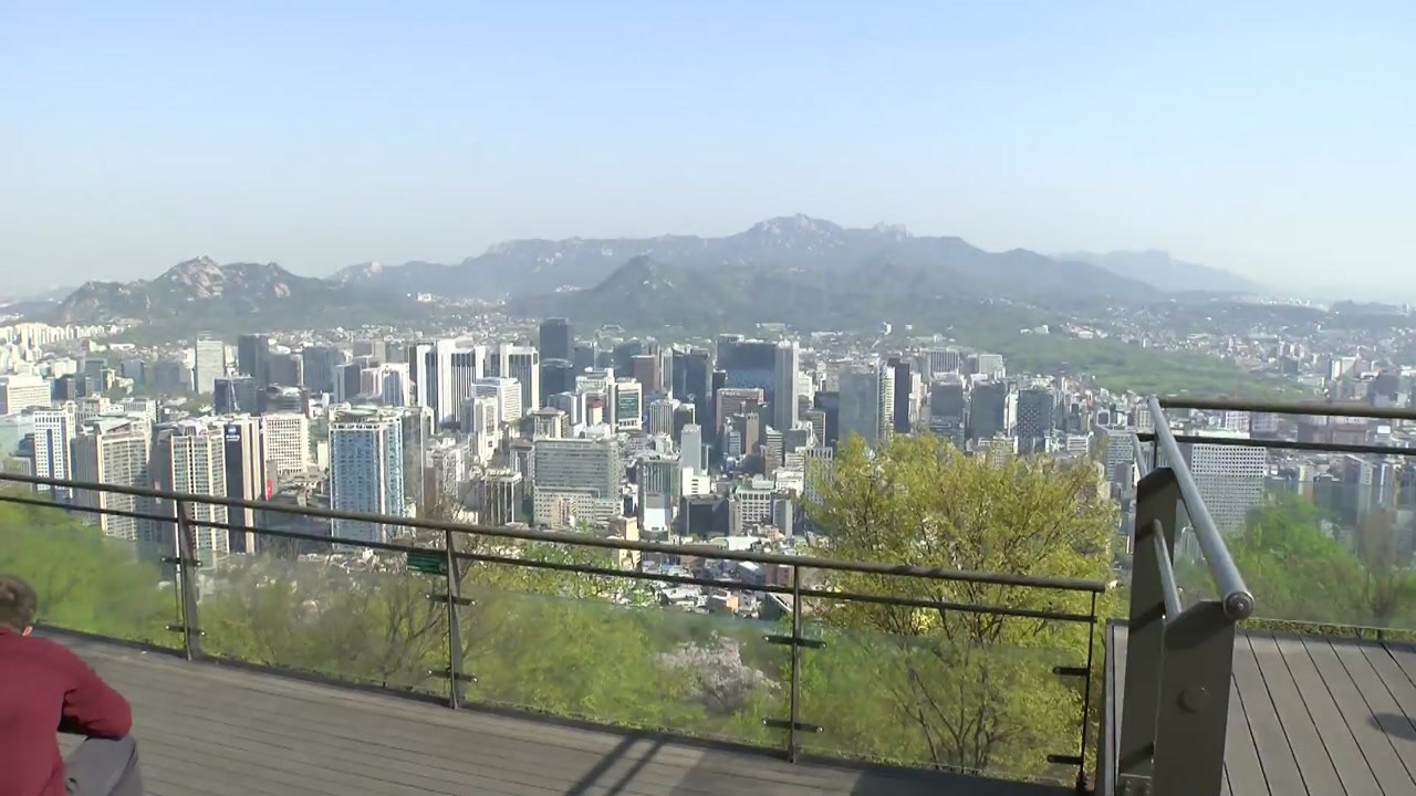 [날씨] 주말 화창한 봄 날씨...서울 남산에 시민들 '북적' / YTN
