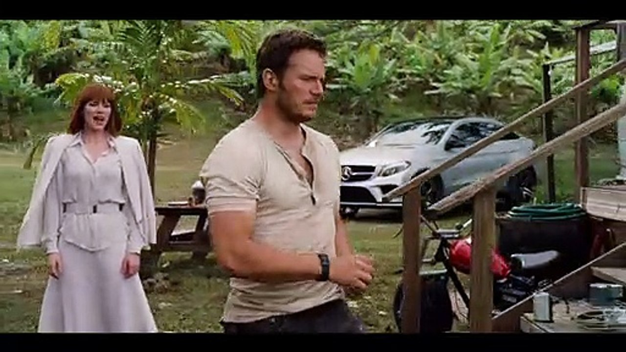 Jurassic World - EXTRAIT VF "Claire demande à Owen d'inspecter la nouvelle attraction"