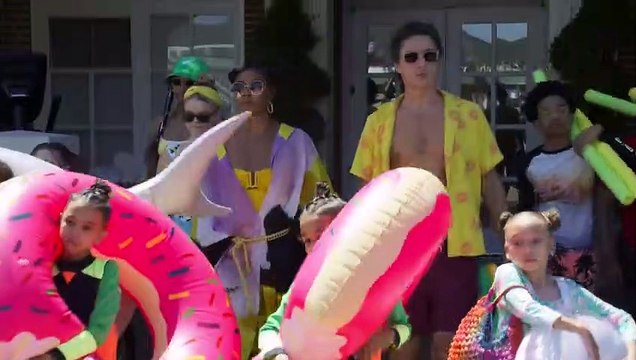 Treize à la douzaine Bande-annonce VO