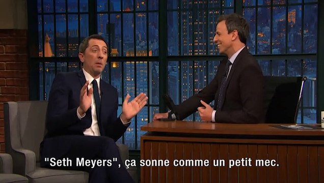 Gad Elmaleh apprend le français à Seth Meyers à la télévision américaine