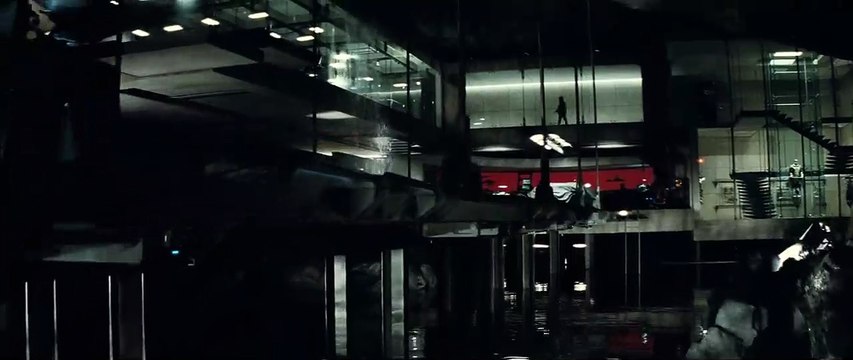 Batman v Superman : L'Aube de la Justice - Spot TV We Have To Destroy Him VO