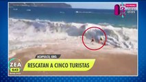 Rescatan a cinco turistas de morir ahogados en Acapulco
